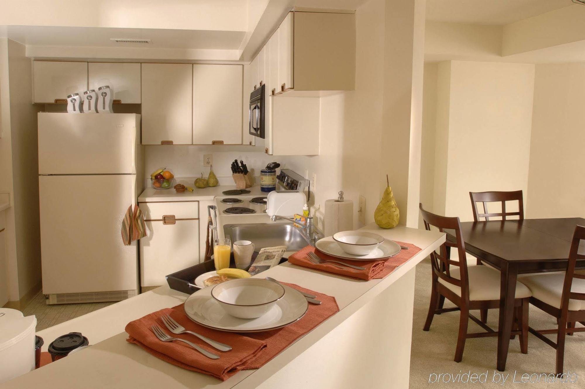 Oakwood Crystal City Арлингтън Екстериор снимка